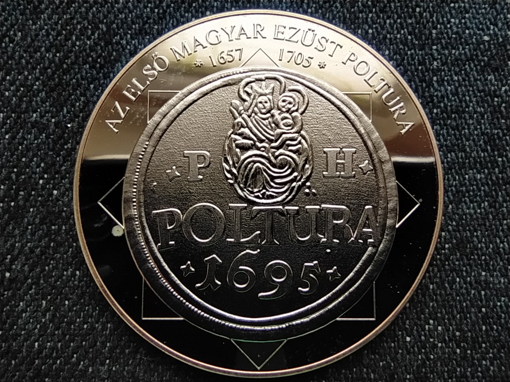 A magyar nemzet pénzérméi Az első magyar ezüst poltura .333 ezüst