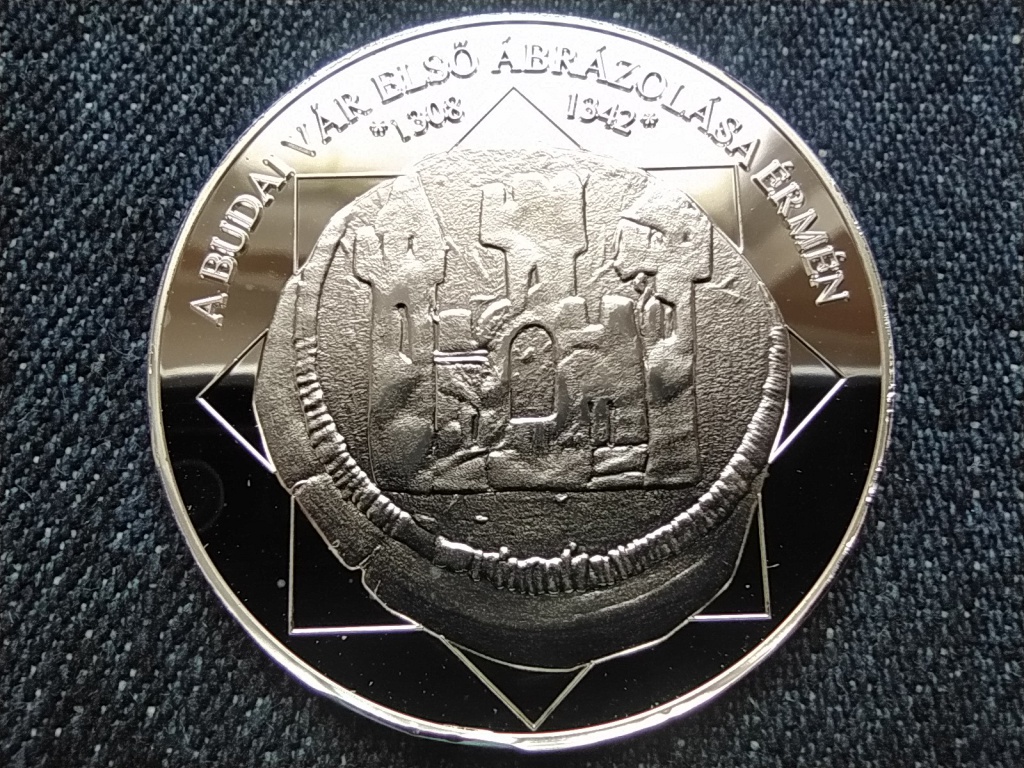 A magyar nemzet pénzérméi A Budai vár első ábrázolása érmén 1308-1342 .999 ezüst