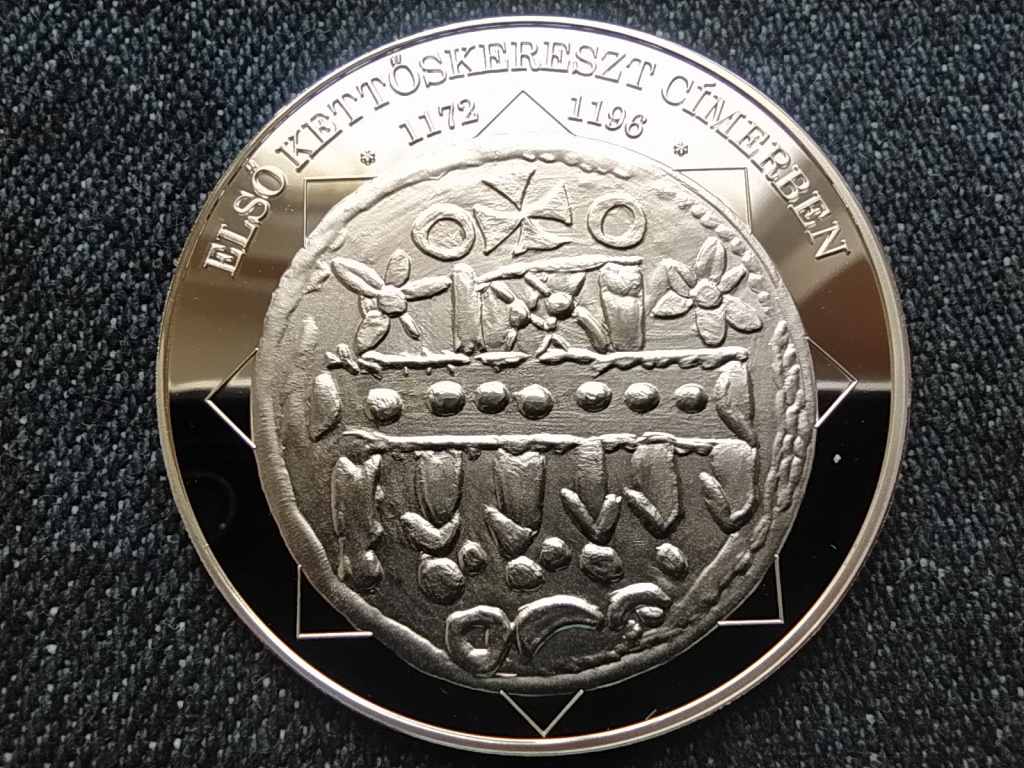 A magyar nemzet pénzérméi Első kettőskereszt címerben 1172-1196 .999 ezüst
