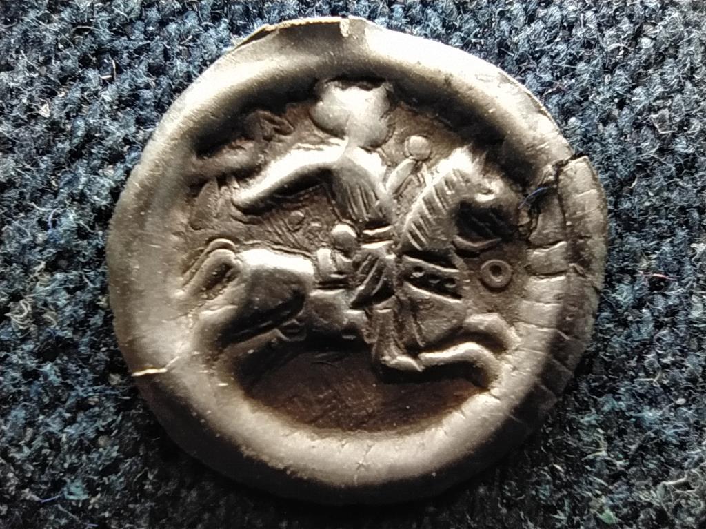 III. Béla (1172-1196) ezüst 1 Bracteata ÉH121