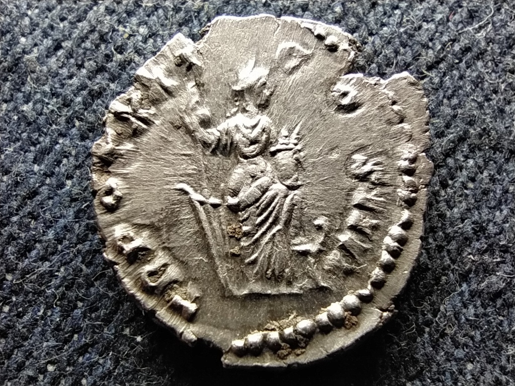 Antoninus Pius ezüst dénár RITKA elő és hátlap kombináció