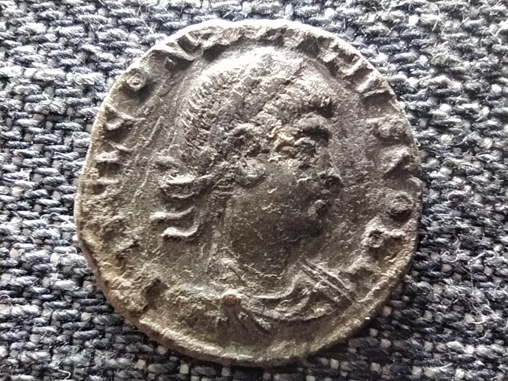 Római Birodalom II. Constantius (337-361) Follis ritka RIC 145 GLORIA EXERCITVS AQP