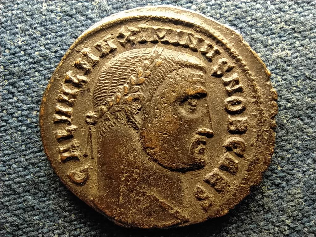 Római Birodalom II. Maximinus Follis GAL VAL MAXIMINVS NOB CAES GENIO CAESARIS K P
