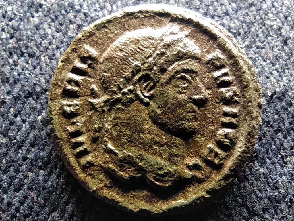 Római Birodalom Crispus (317-326) Nummus CAESARVM NOSTRORVM VOT X ΔSIS RIC181