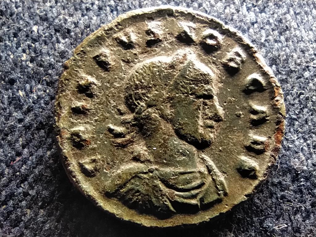 Római Birodalom Crispus (317-326) Nummus CRISPVS NOB CAES / PRINCIPIA IVVENTVTIS Q