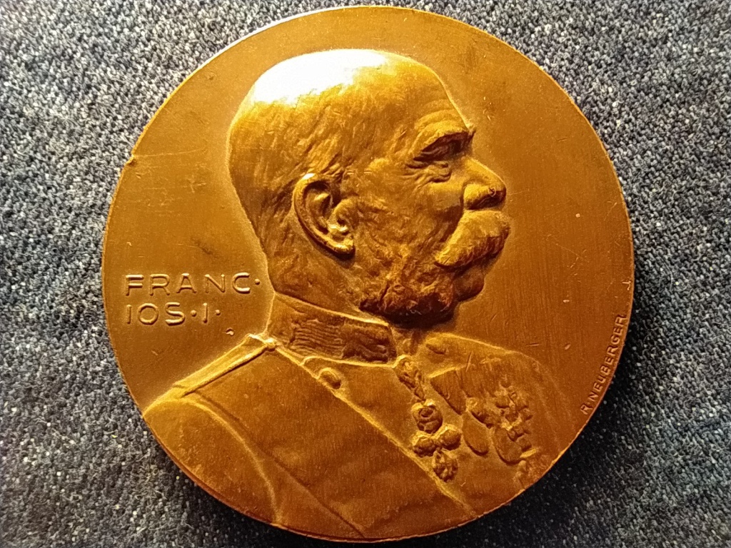 I. Ferenc József bronz háborús emlékérem 1914 A HARTIG R NEUBERGER 55mm 57,56g